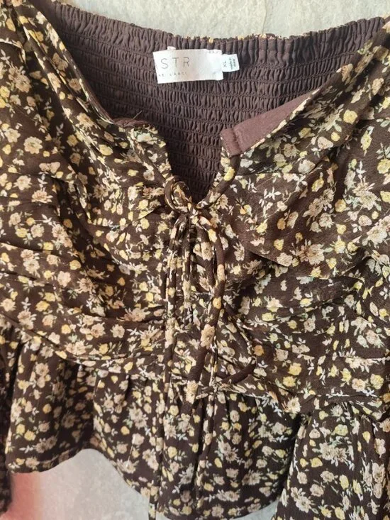 ASTR Floral Ruched Peplum Top XL - Picture 9 of 11